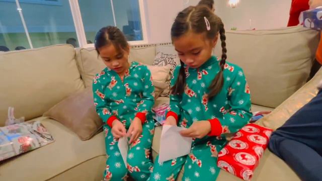 Christmas in California/ Opening Gifts, Spending Time with Family, & MORE Surprises смотреть онлайн