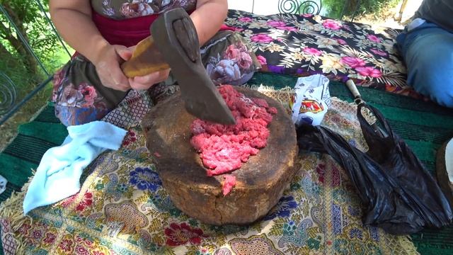Узбекское Национальное блюдо!!!Как Узбеки едят сырое Мясо!!!!Ижон!!!