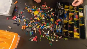 Сортировка кучи деталей Lego по типам в разные отсеки коробки | Наводим порядок в Лего
