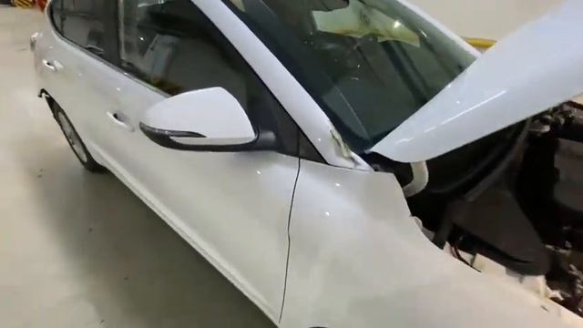 Hyundai Elantra; 2.0 AT; 2019 г. Белый смотреть онлайн