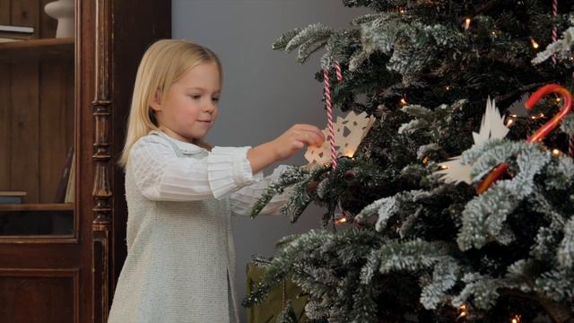 Что может быть лучше, чем детский смех в преддверии праздника❤️ смотреть онлайн
