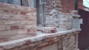 Восстановление разрушенной кирпичной стены