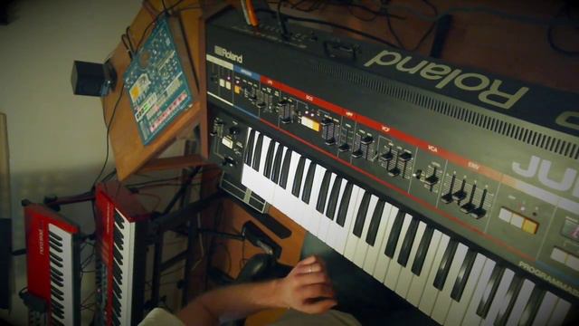 Juno 60 - Retro Jam смотреть онлайн