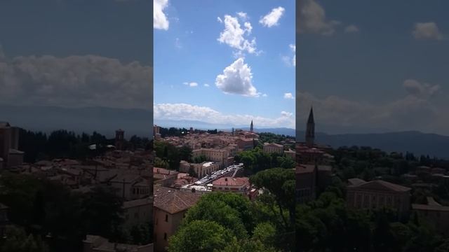 Перуджа утром. Италия. Perugia di mattina.