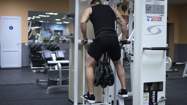 Отжимания на брусьях. Дошёл до +80кг смотреть онлайн