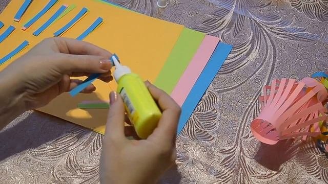 Простая гирлянда из бумаги. Поделки на Новый год своими руками
