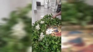 Украшение аналойной иконы к Троице.