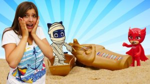 Герои в масках и загадки пирамид - Тойклаб ищет Кэтбоя! Видео для детей игры и загадки