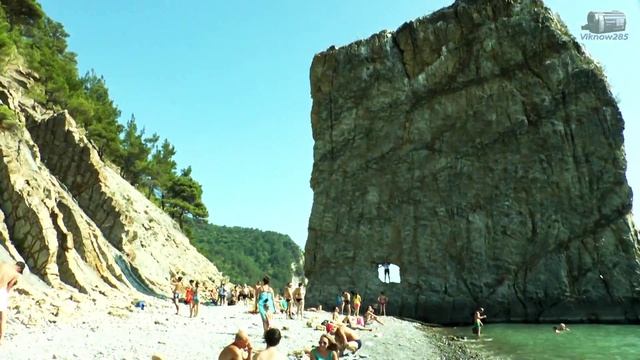 Скала парус в Прасковеевке за Геленджиком / monument rock sail смотреть онлайн