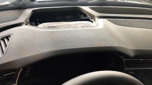 Установка проекционного дисплея Audi Q8