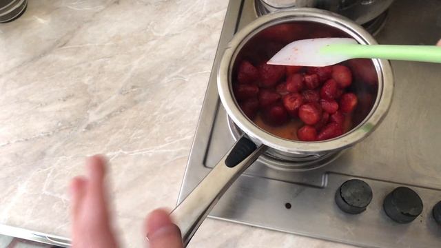 ЯГОДНОЕ ПЮРЕ ИЗ КЛУБНИКИ смотреть онлайн