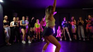 АЛИНА ПАВЛЮЧЕНКО // TWERK