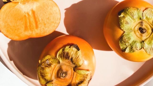 Хирург: Из-за ХУРМЫ в кишечнике образовываются КОМКИ вызывающие НЕПРОХОДИМОСТЬ. Хурму нельзя с ... смотреть онлайн