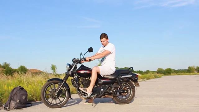 Bajaj Avenger 220 street 2017 года, обзор, мнение смотреть онлайн