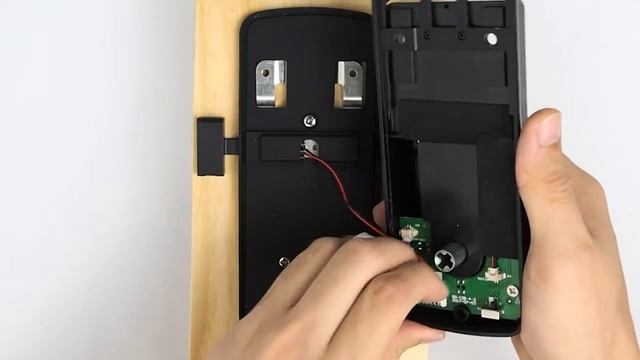 igloohome Smart Deadbolt 2S || Installation & Pairing Guide смотреть онлайн