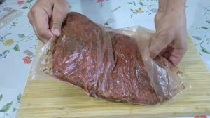 Бастурма из грудки индейки в чудо пакете.