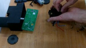 Ауди А6 С4. Почему гудит насос центрального замка