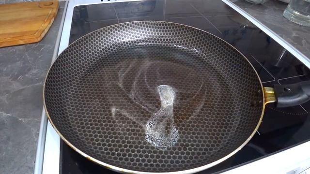 Блины в бутылке самый лёгкий способ приготовления . Спорим научу делать блины . Дзюба оценил метод смотреть онлайн