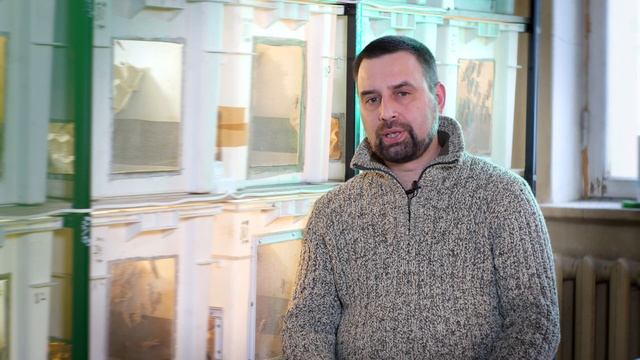 Ферма с тараканами и сверчками. Узнал как выращивают насекомых, обсудил экологию, попробовал червей смотреть онлайн