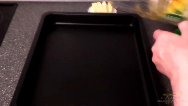 Курица с картофелем в духовке. Куриная грудка с картофелем запеченная в духовке. Курица в духовке смотреть онлайн