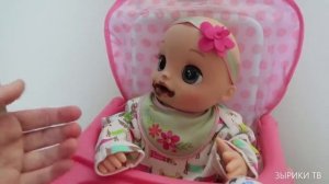 Живая Малышка Baby Alive /кормим кашей и открываем сюрприз Kinder Joy Зырики ТВ