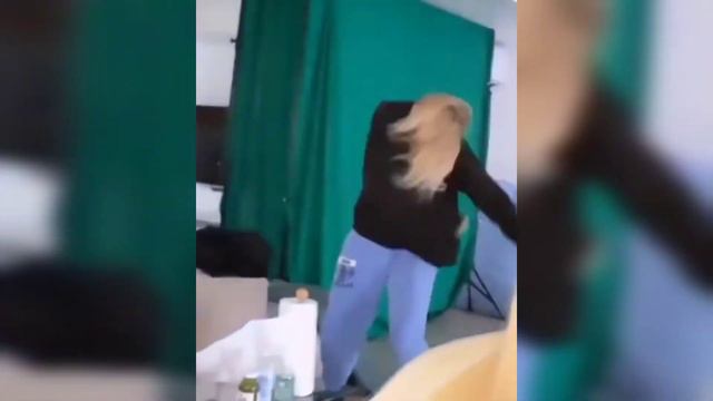 НАСТЯ ИВЛЕЕВА СЛУШАЕТ СЛАВУ МАРЛОУ смотреть онлайн