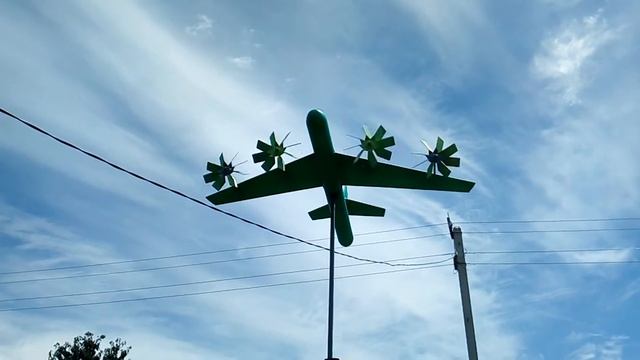 Флюгер В форме самолёта смотреть онлайн