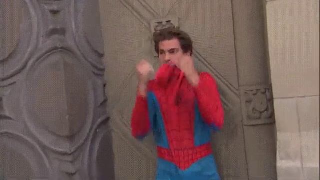 У Эндрю Гарфилда наступили трудные времена смотреть онлайн