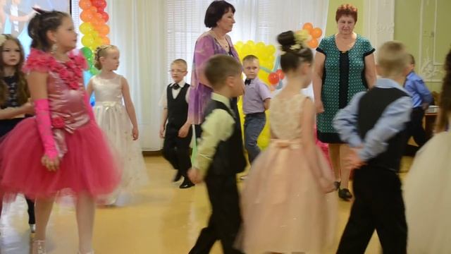 Трогательная песня "Расставание" Выпускной бал в детском саду смотреть онлайн