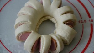 Сосиска в тесте Ромашка