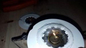 пытаюсь спалить динамики от наушников