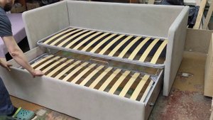 кровать с раздвижной решеткой с дополнительным спальным местом