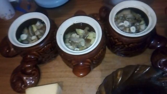 ЖАРКОЕ В ГОРШОЧКАХ  С МЯСОМ И ГРИБАМИ РЕЦЕПТ