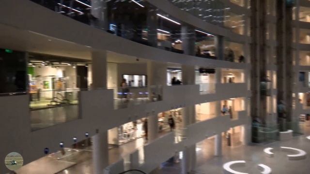 Ельцин-центр в Екатеринбурге 01.02.2022. Медиафасад Ельцин-центр.  Yeltsin Center  01.02.2022.