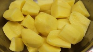 Картофель с салом запеченый в рукаве