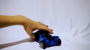 Крутая машина со светом и звуком, ездит без пульта