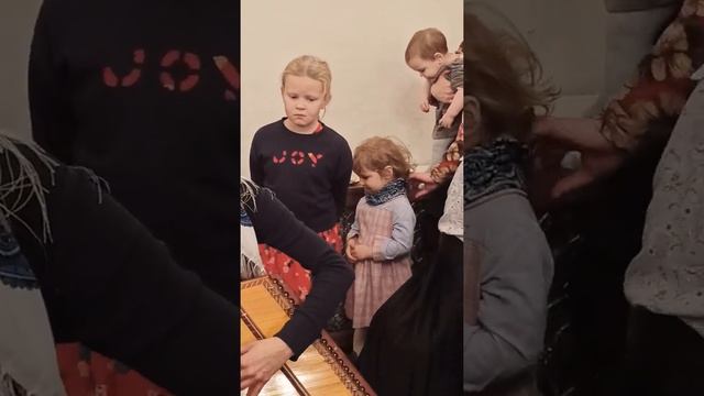 Игра на гуслях смотреть онлайн