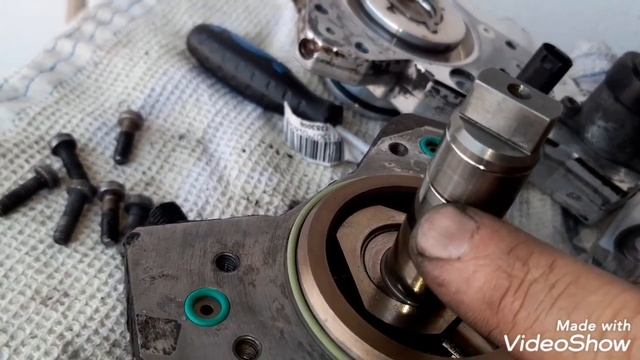 Mercedes C Class 220 cdi engine W203 Bosch diesel pump overhaul N°0445010143 Author G. Iannarelli смотреть онлайн