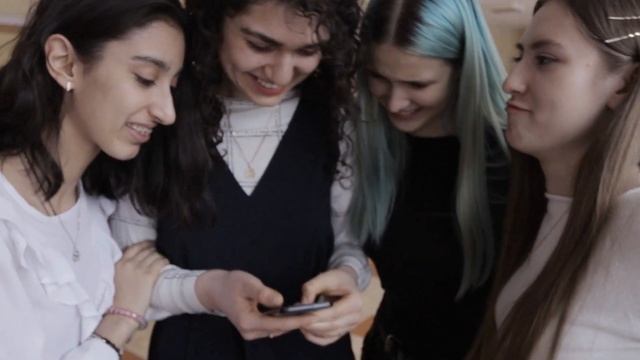 Поздравление мальчикам с 23 февраля "Мы разные, но мы вас очень любим" смотреть онлайн