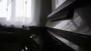 В заброшенном парке (игра на пианино)