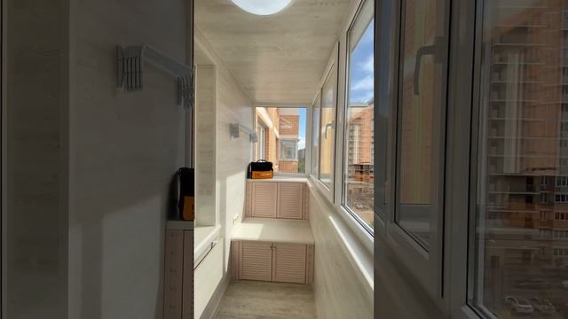 Зона хранения и место отдыха на балконе одновременно!? Обзор ремонта лоджии в Краснодаре. смотреть онлайн