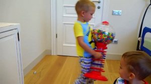 Bad Kids Walk Through the Wall - Kids Prank their Mommy, Family Fun Toy for Kids