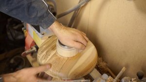 Токарка на суперклее. Точение тарелки без токарного патрона