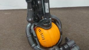 Пылесос вертикальный Dyson DC24