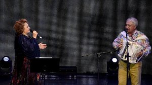 Клип  Надежда Крыгина и Валерий Семин А у Нади всё  в шоколаде