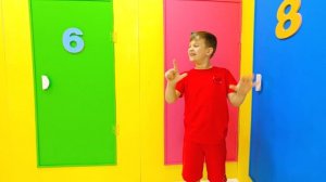 Диана, Рома и Оливер открывают 10 дверей / цифры от 1 до 10