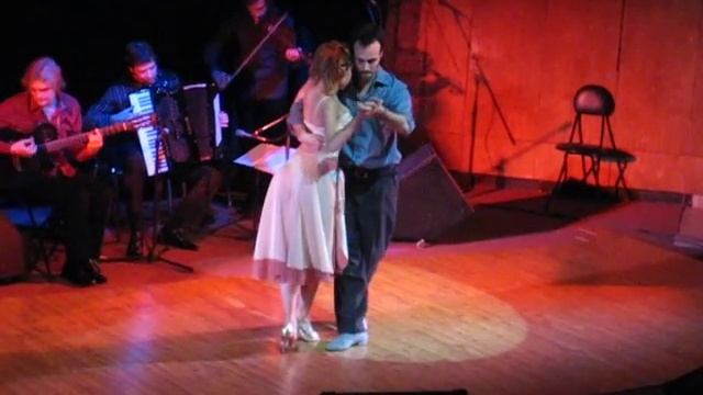 Пабло Родригез и Ноэлия Уртадо смотреть онлайн