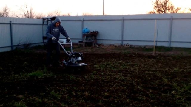 Вспашка участка мотокультиватором Sterwins смотреть онлайн