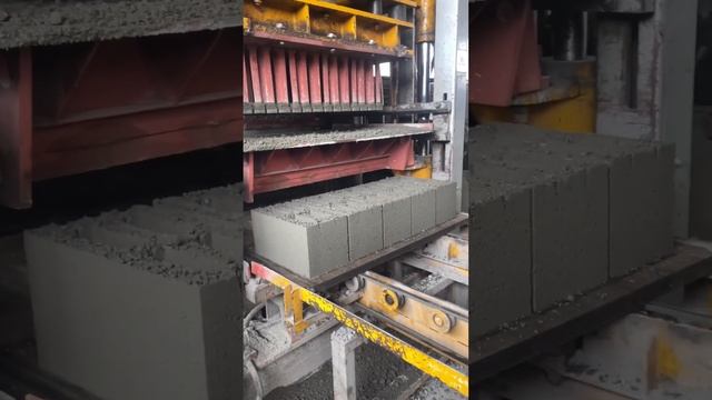 Формовка 4-х щелевых блоков смотреть онлайн