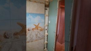 Отделка ванной комнаты пластиком с рисунком.